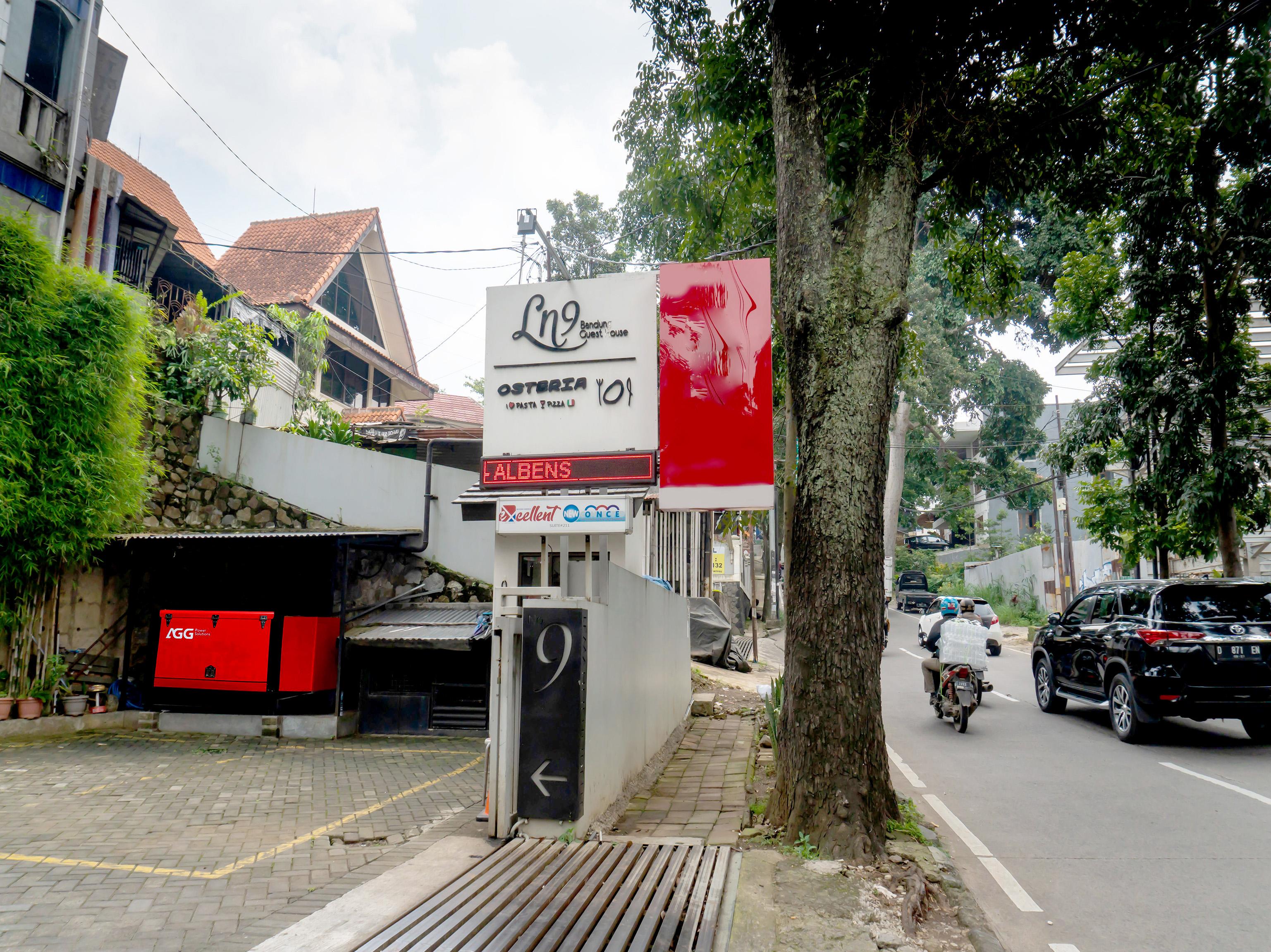 Ln9 Bandung Guest House מראה חיצוני תמונה